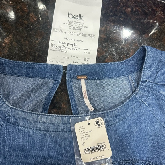 Free People loose denim top sz S/P - Picture 3 of 3